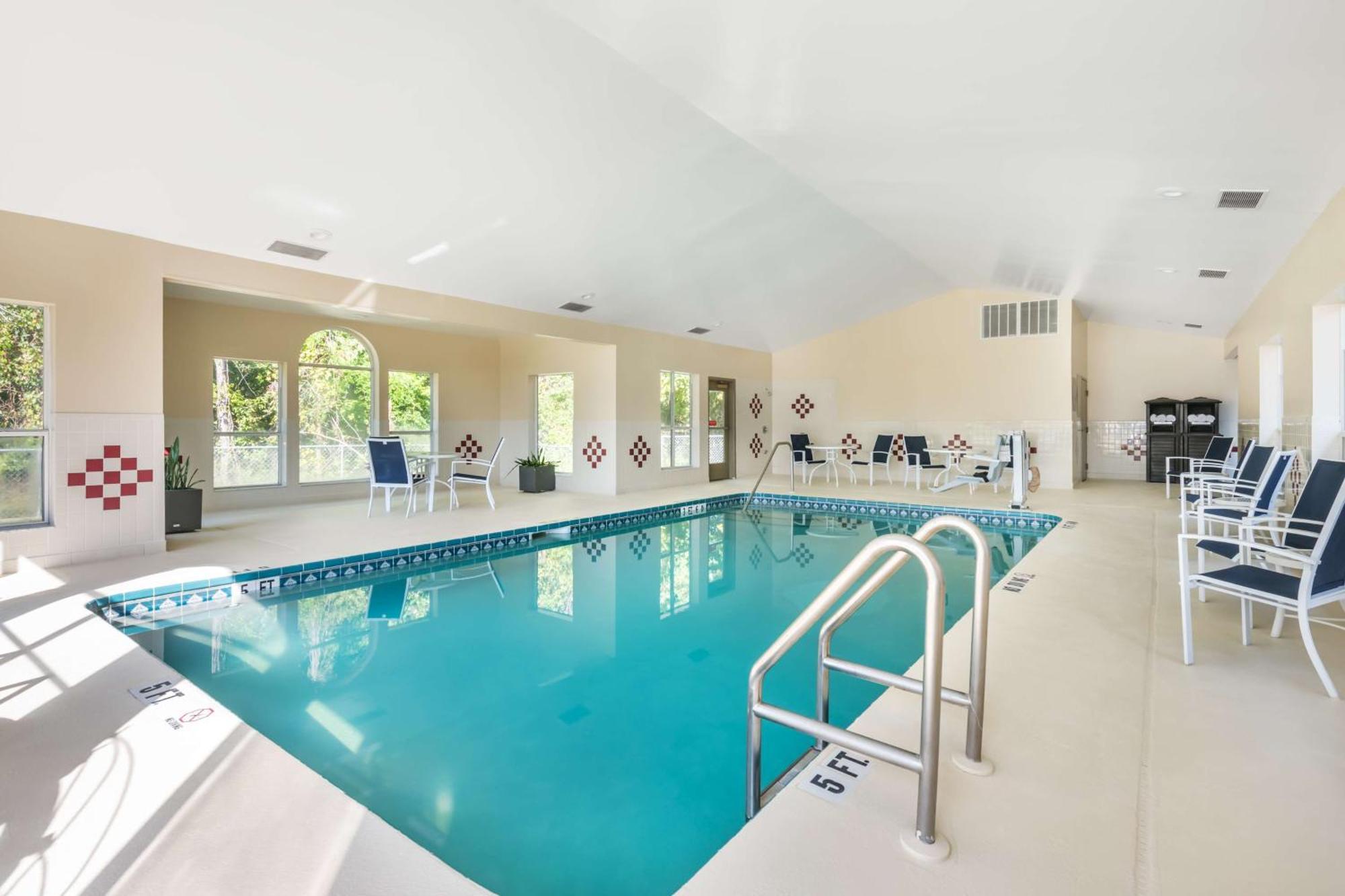Best Western Plus Lake City Exterior photo