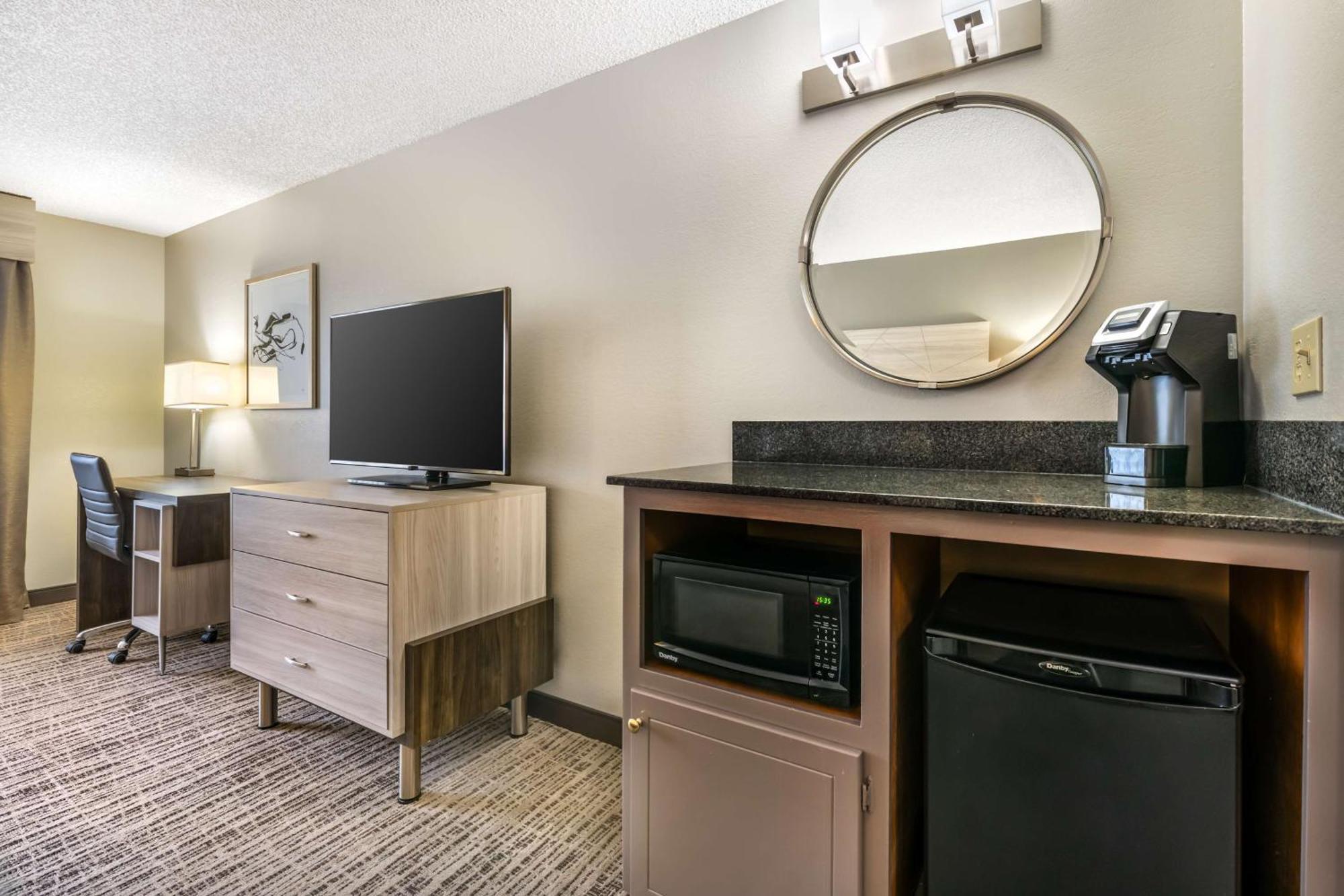 Best Western Plus Lake City Exterior photo